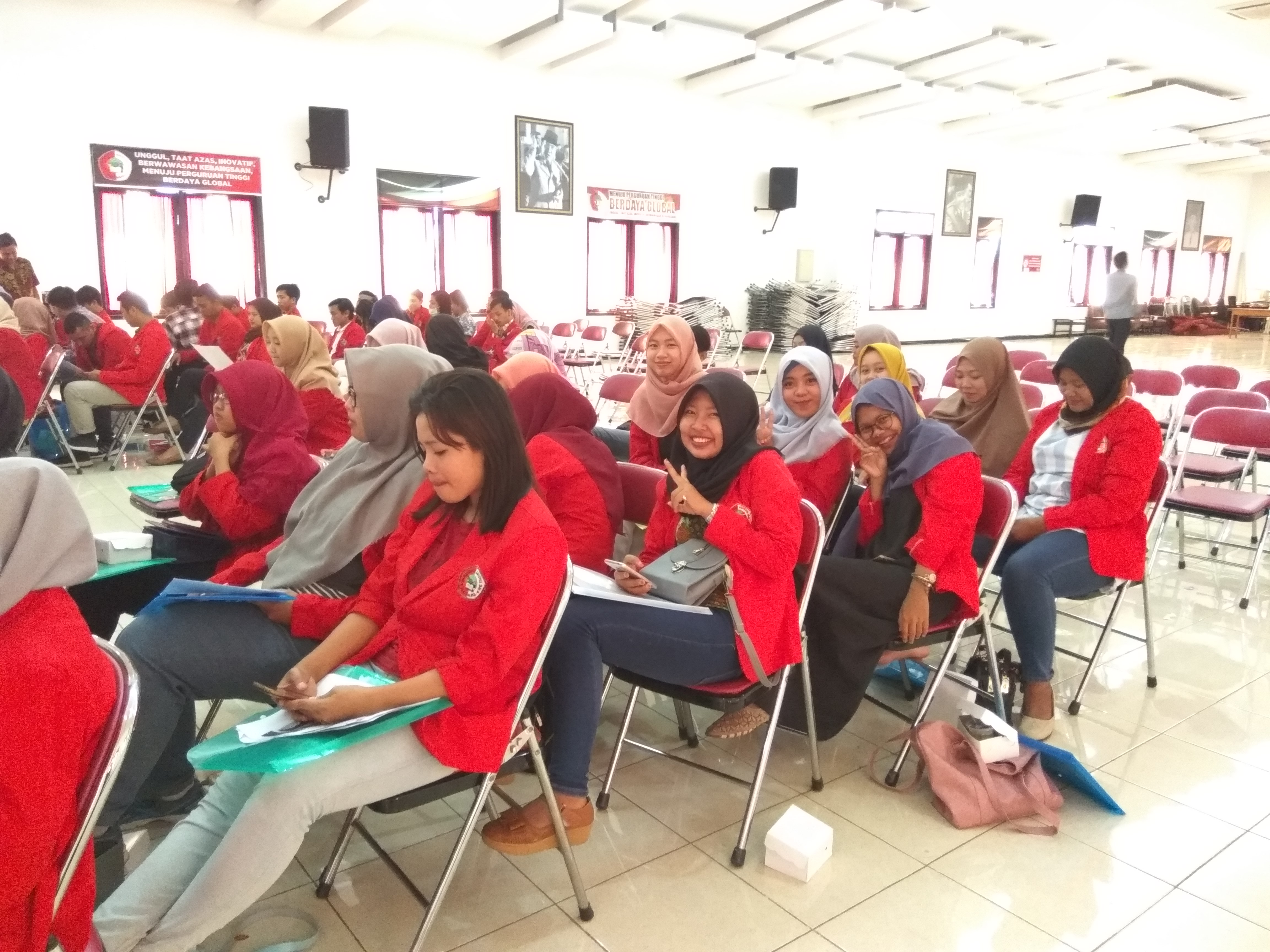 Forum Diskusi Politik melalui Politic Goes To Campus dengan tema “Merubah Stigma Negatif Mahasiswa T